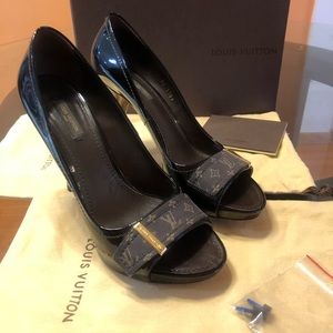 Louis Vuitton Monogram Open Toe Pumps (SC 1101)